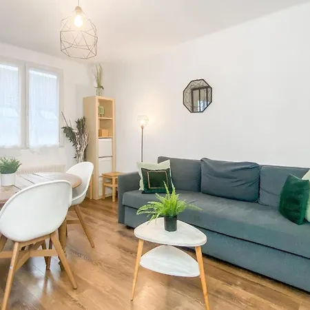 Homey Hanna - Parking, Centre-ville, Proche Geneve 아파트 *